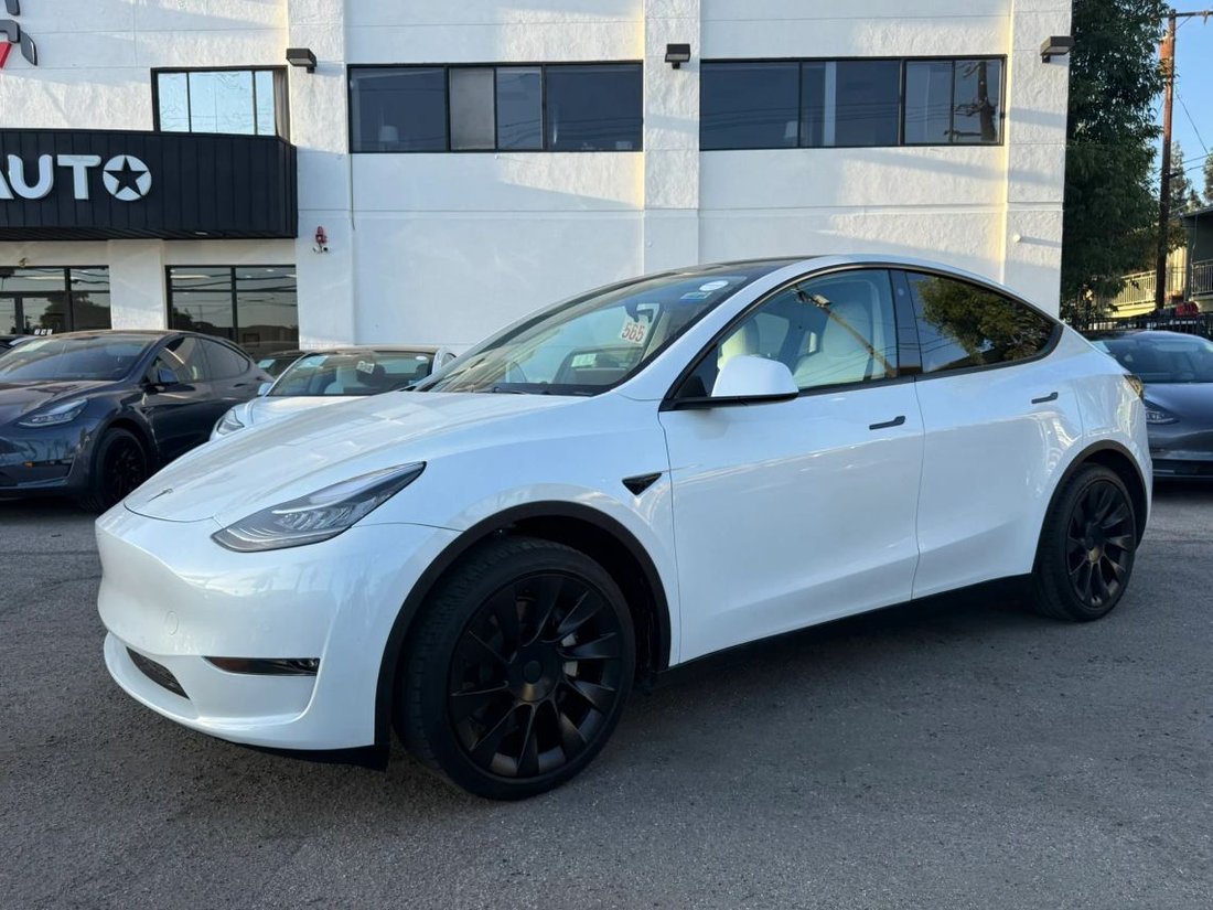 Suv in Azusa, CA, United States 3 - 18892055