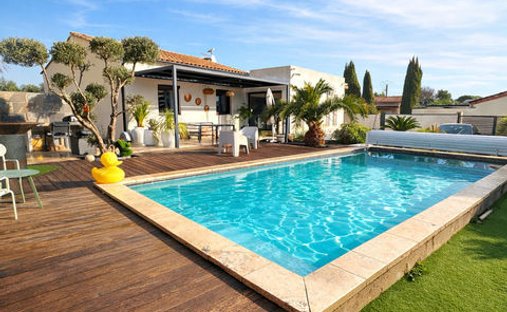 Villa in Ouest, Rochefort-du-Gard, Frankreich 1