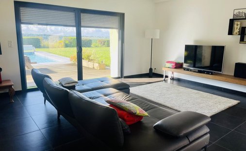 House in Escoussans, Nouvelle-Aquitaine, France 1