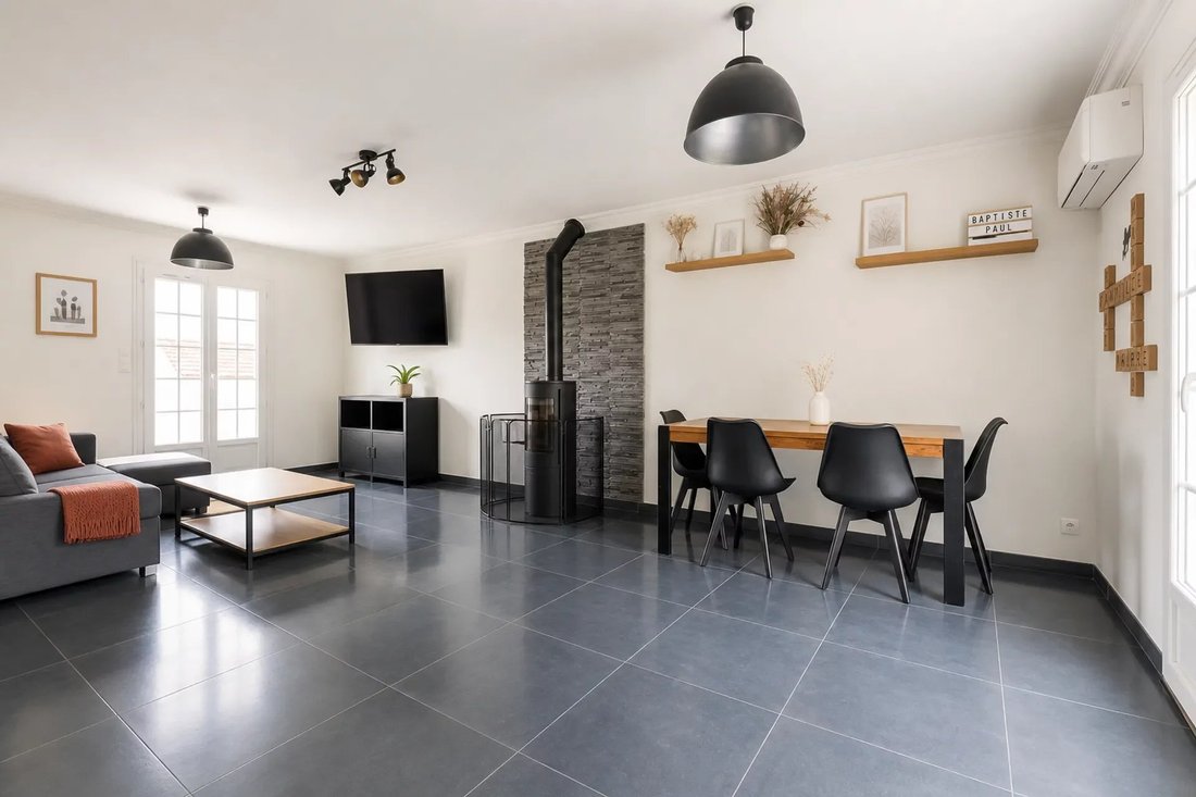 House in Arrondissement of Bobigny, Ile-de-France, France 4 - 18880297