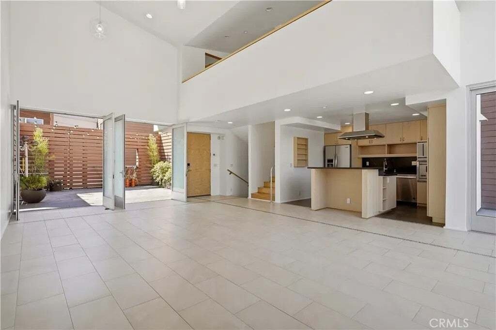 Condo in Altadena, California, United States 5 - 18890070