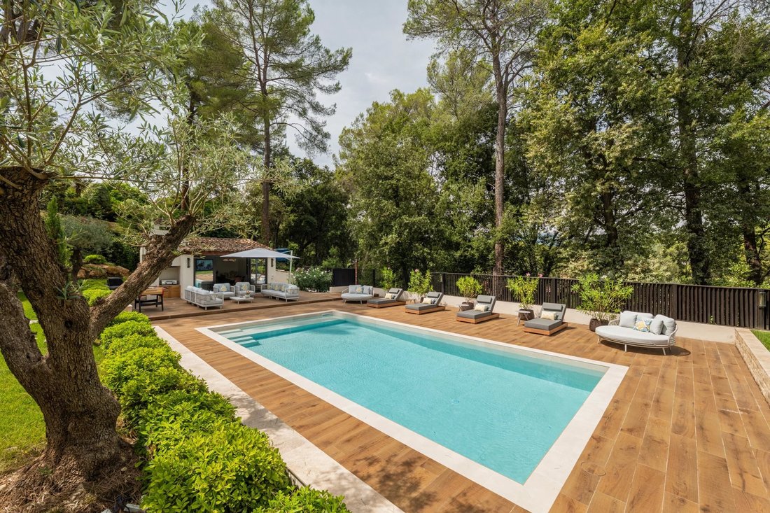 Villa in Mougins, Provence-Alpes-Côte d'Azur, France 3 - 18879620