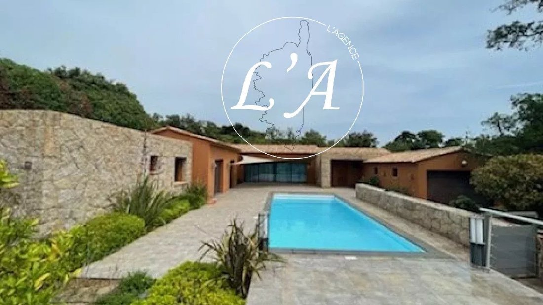 Villa in Porto-Vecchio, Corsica, France 2 - 12161646