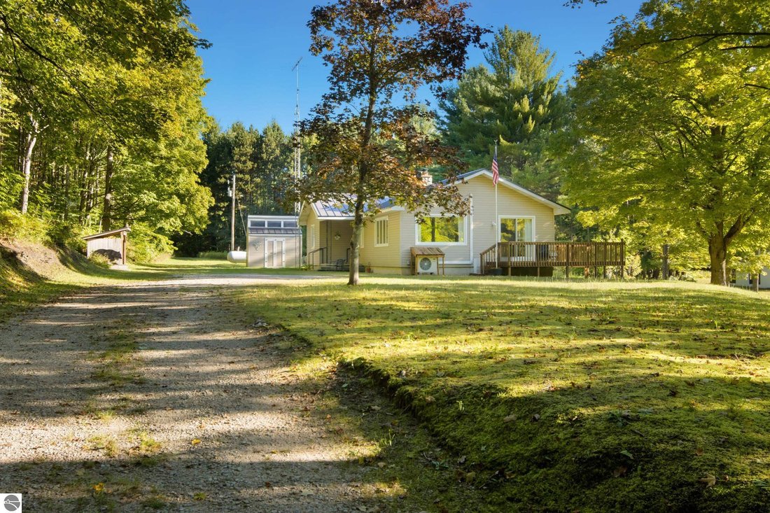 House in Interlochen, Michigan, United States 1 - 18889404