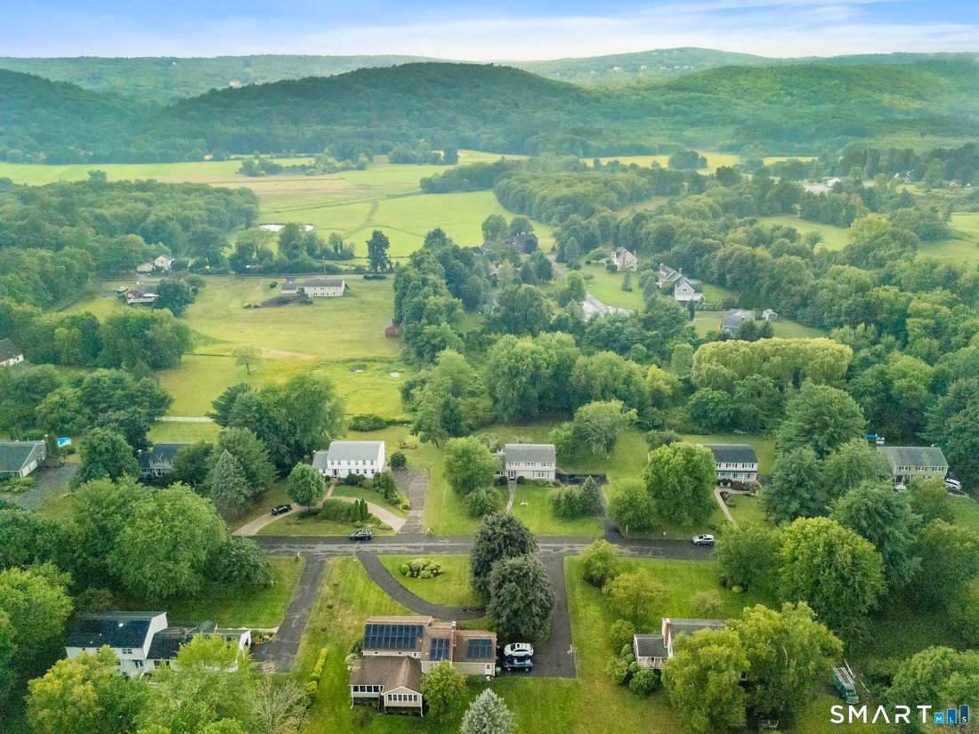 House in Simsbury, Connecticut, United States 5 - 18890833