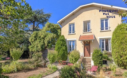 House in Montessuy, Caluire-et-Cuire, France 1