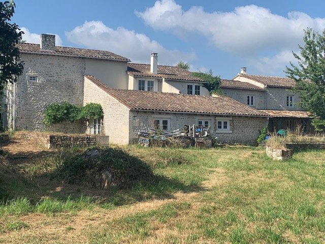 Haus in Saint-Ciers-du-Taillon, Neu-Aquitanien, Frankreich 1 - 18882112