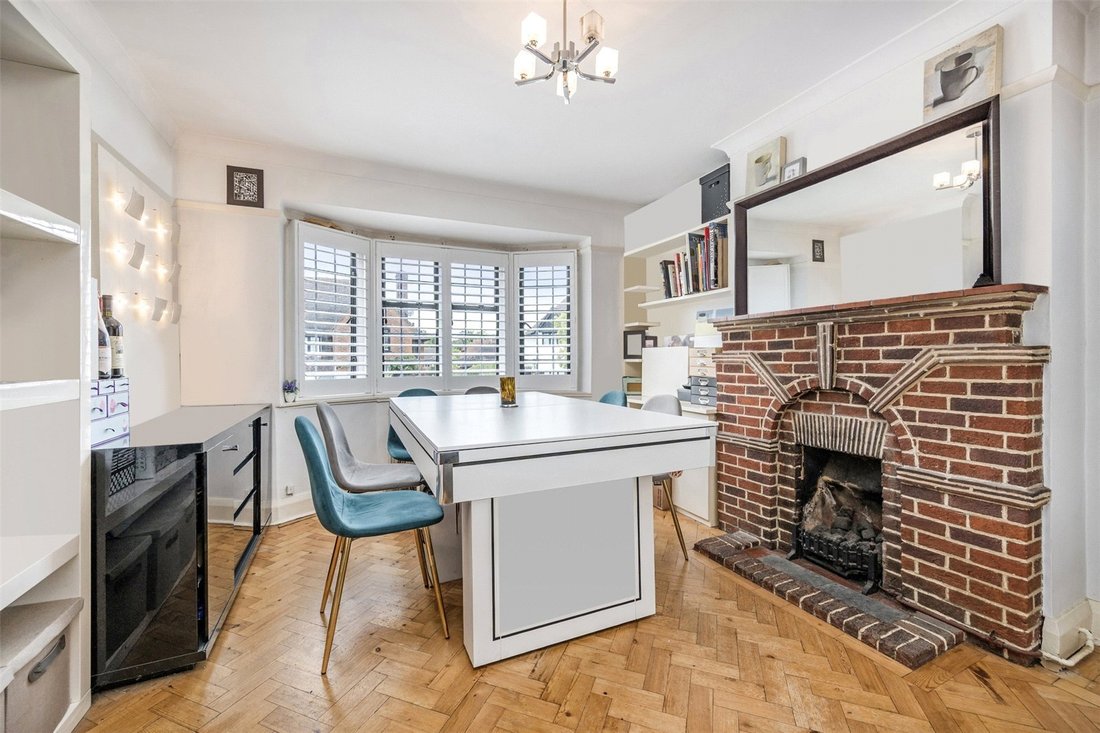House in Hampstead Garden Suburb, Barnet, England 4 - 16917099