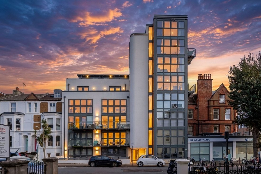 Apartment in Palmeria, Hove, England 1 - 18882088