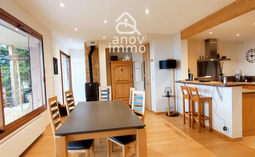Chalet in Chamrousse, Auvergne-Rhône-Alpes, France 1