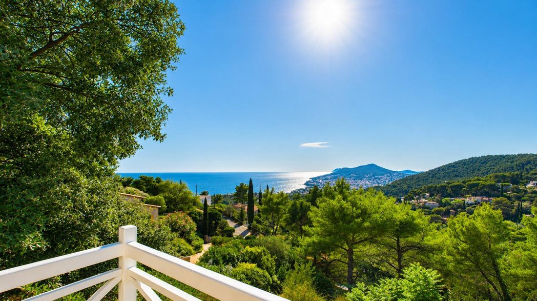 Villa en Carqueiranne, Provenza-Alpes-Costa Azul, Francia 1 - 18882561