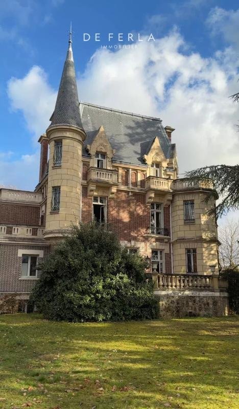 House in Le Vésinet, Ile-de-France, France 1 - 18883134