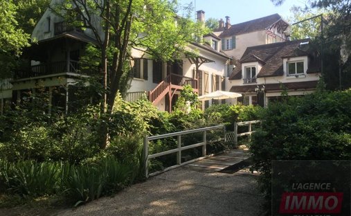 Maison à Centre Ville, Pontoise, France 1