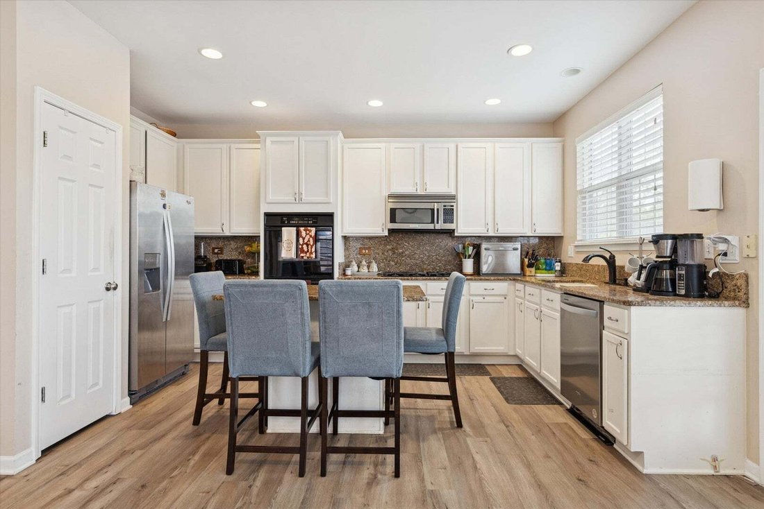 Condo in Villa Park, Illinois, United States 5 - 18889678