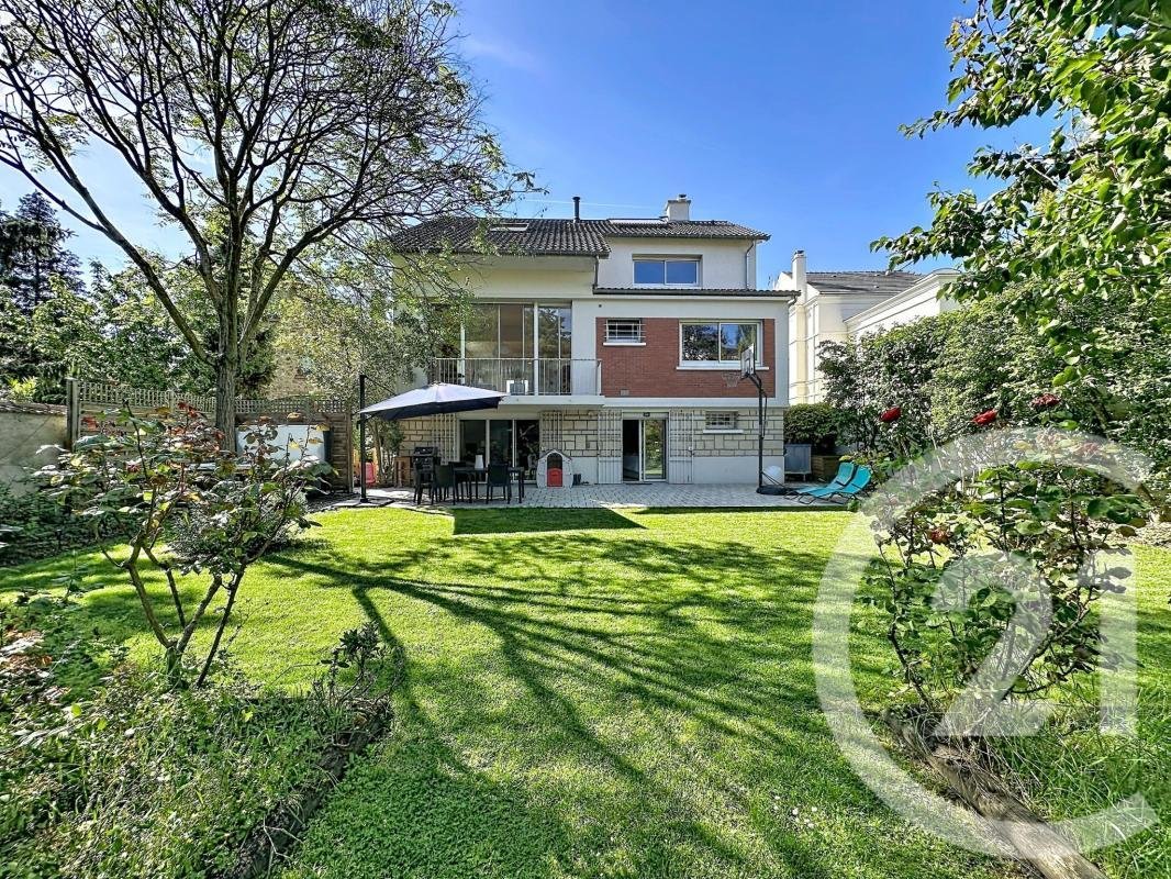 House in Creteil, Ile-de-France, France 1 - 18883032