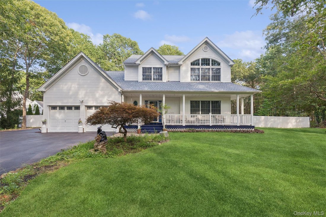 House in Manorville, New York, United States 1 - 18891142