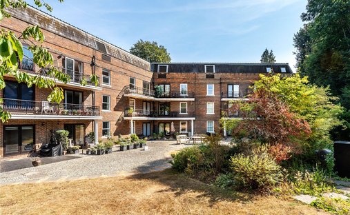 Apartment in Sevenoaks, England 1