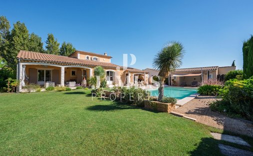 House in Paradou, Provence-Alpes-Côte d'Azur, France 1