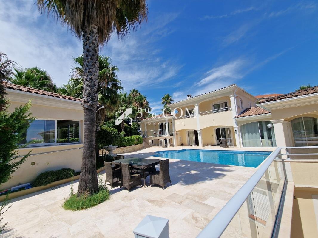 Villa a Counillier Valescure, Fréjus, Francia 1 - 18885853