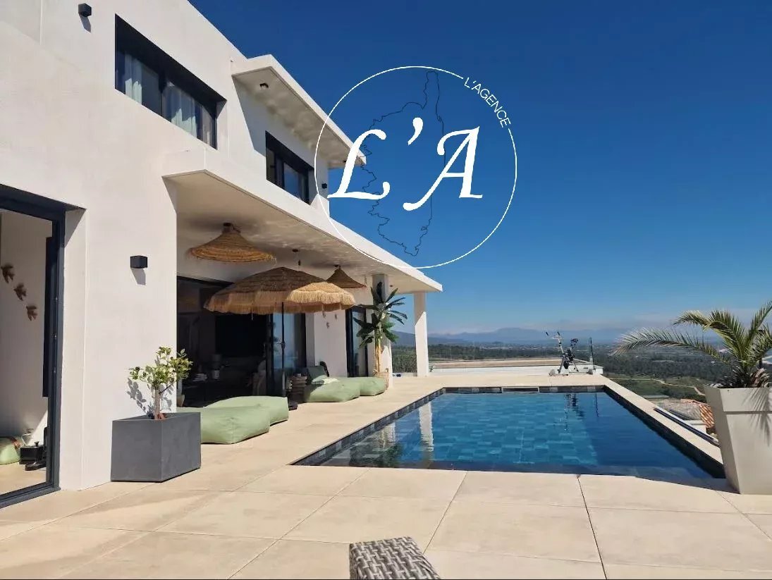 Villa in Sari-Solenzara, Corsica, France 4 - 17684202