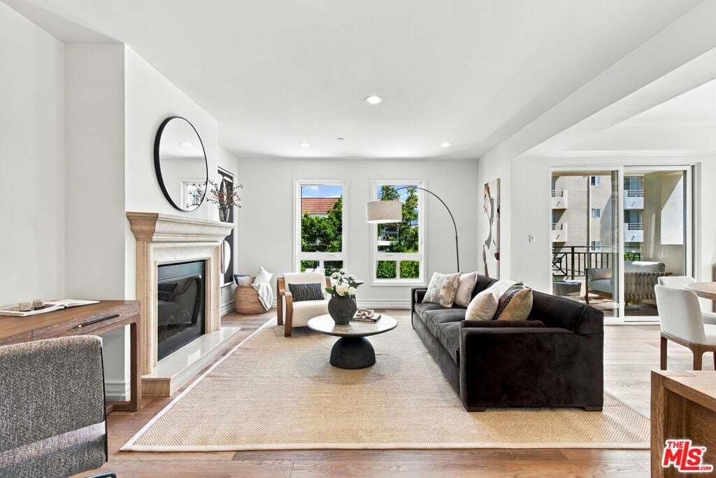 Condo in West Hollywood, California, United States 2 - 18889491