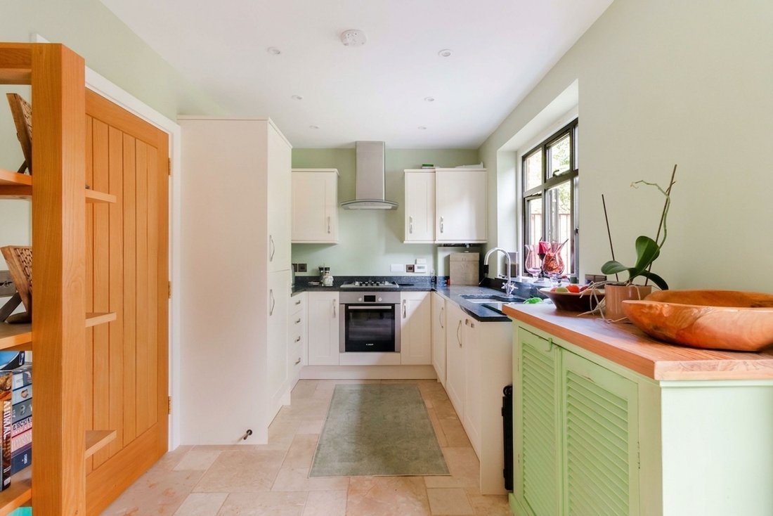 House in Maresfield Park, Uckfield, England 2 - 18880896