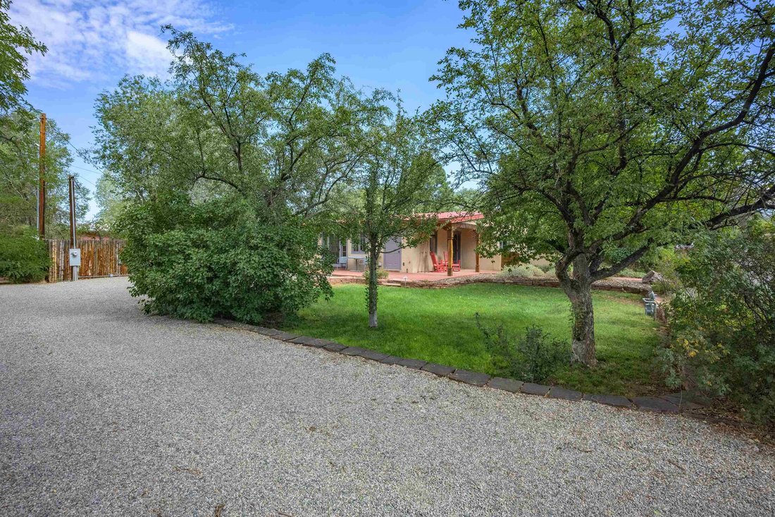 House in Taos, New Mexico, United States 3 - 18888304