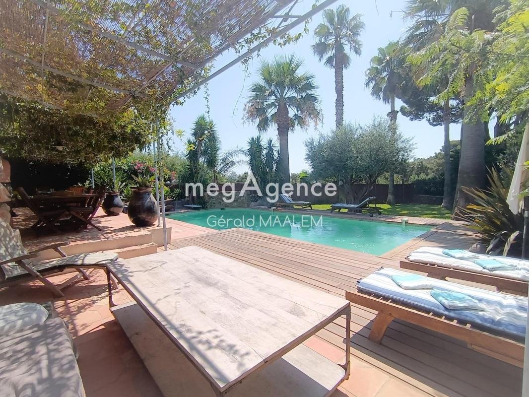Casa a Grimaud, Provenza-Alpi-Costa Azzurra, Francia 5 - 18887108