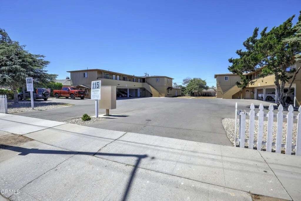 Santa Maria, California, United States 5 - 18890088