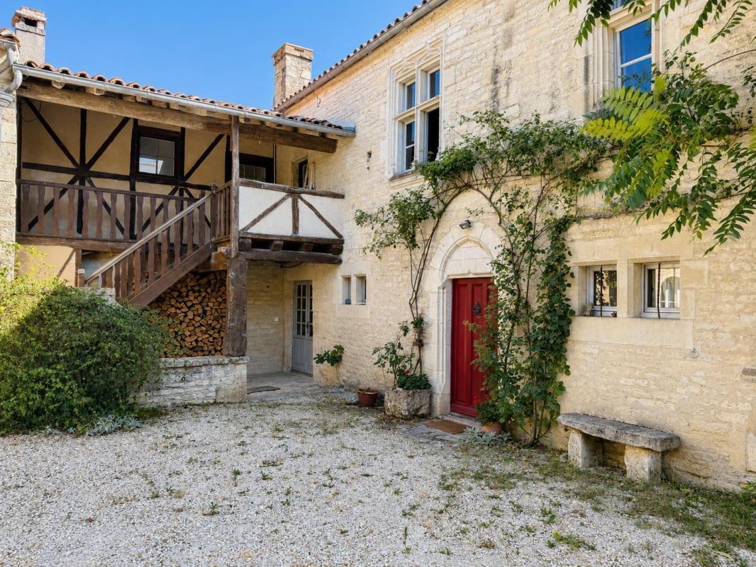 Casa en Tusson, Nueva Aquitania, Francia 2 - 18884633