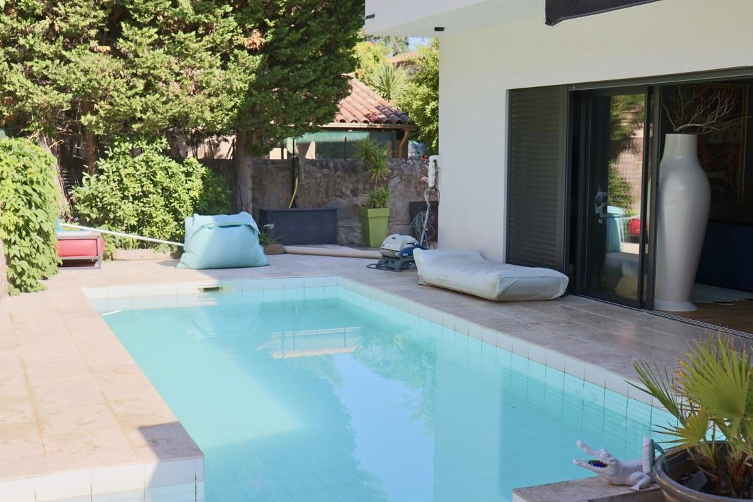 Villa a Le Redon, Marsiglia, Provenza-Alpi-Costa Azzurra 2 - 18882044