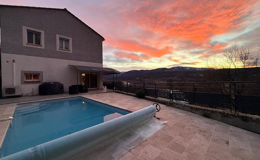 Villa in Bras-d'Asse, Provence-Alpes-Côte d'Azur, France 1