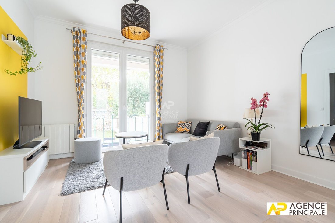 House in Napoleon, Maisons-Laffitte, France 2 - 18891368