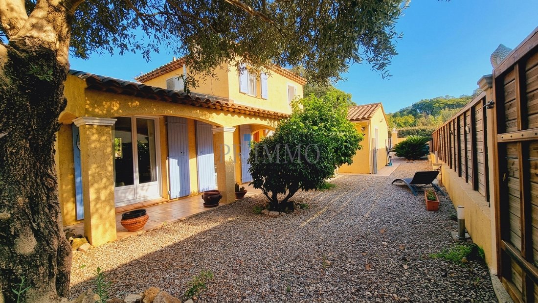 Villa in Saint Lambert, Frejus, France 1 - 18890153