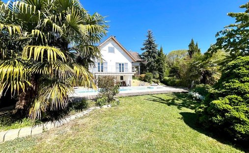 Casa en Cranves-Sales, Auvernia-Ródano-Alpes, Francia 1