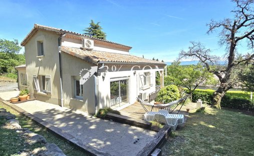 Villa en Saint-Georges-les-Bains, Auvernia-Ródano-Alpes, Francia 1