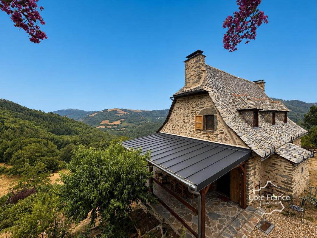 Maison à Cassaniouze, Auvergne-Rhône-Alpes, France 2 - 18880577