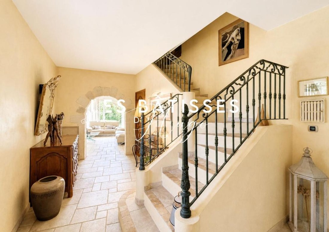 Casa en Fontvieille, Provenza-Alpes-Costa Azul, Francia 4 - 18882150