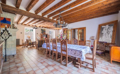 House in Fresnay-sur-Sarthe, Pays de la Loire, France 1