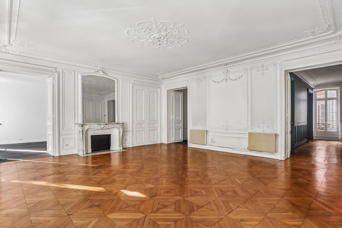 Appartamento a Elysées-Madeleine, Paris 8e Arrondissement, Parigi 4 - 18890873