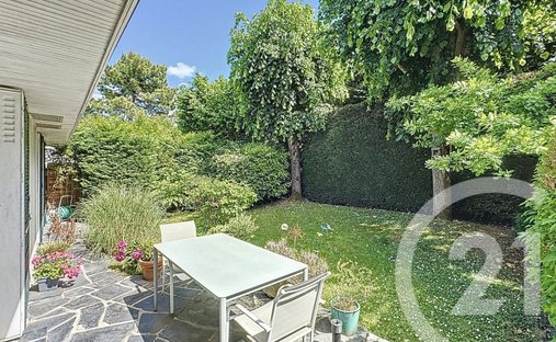 House in La Prevote, Thiais, France 1