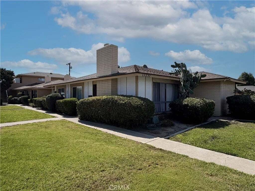 Garden Grove, California, United States 1 - 18890027