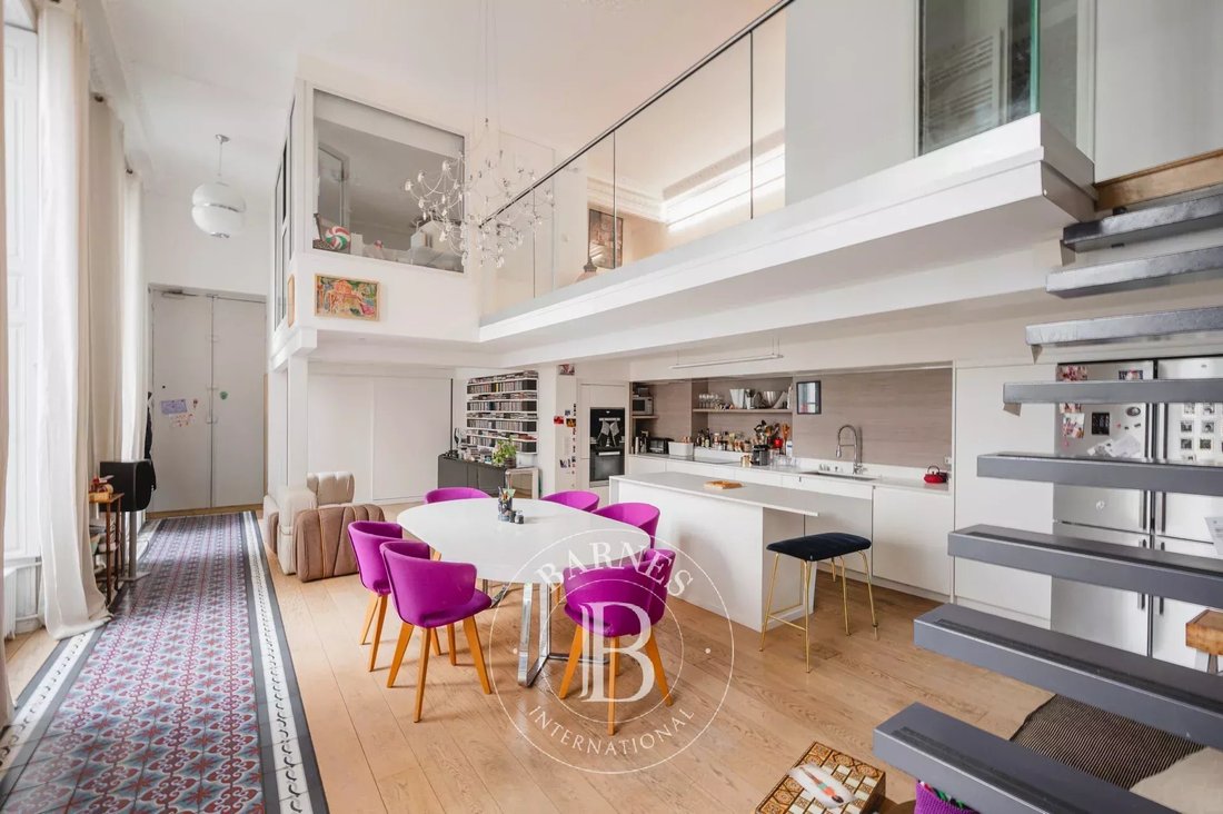 Apartment in Lorette-Martyrs, Paris 9e Arrondissement, Paris 2 - 18889429
