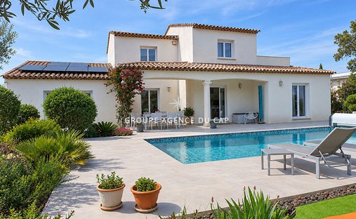 Villa in Boulouris, Saint-Raphaël, France 1