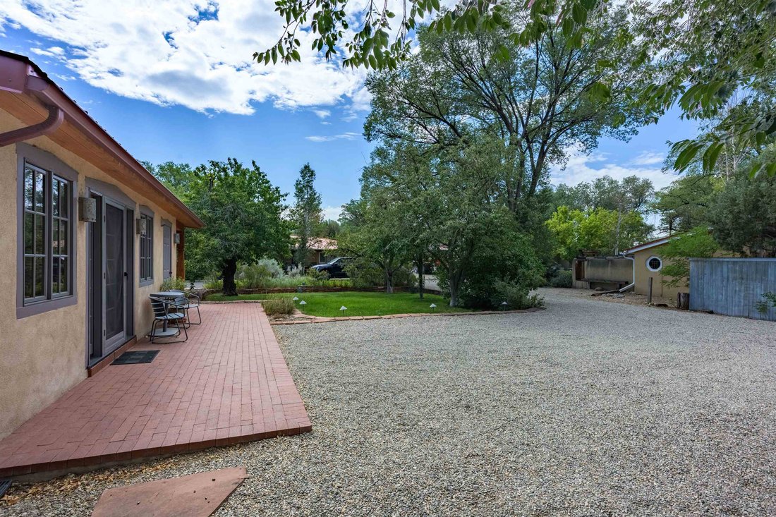 House in Taos, New Mexico, United States 5 - 18888304
