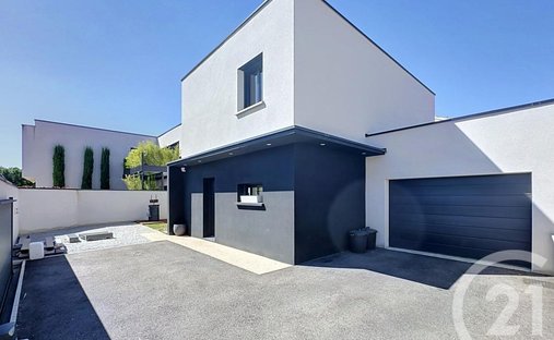 Haus in Corbas, Auvergne-Rhone-Alpen, Frankreich 1