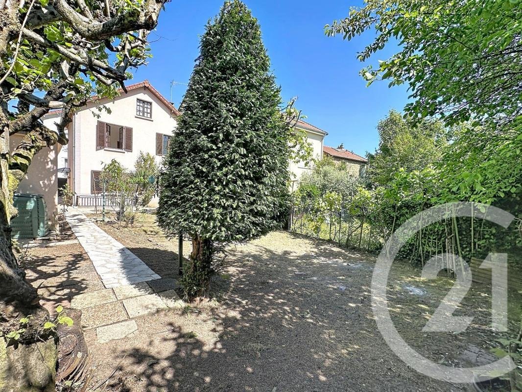 House in Vitry-sur-Seine, Ile-de-France, France 2 - 18883632