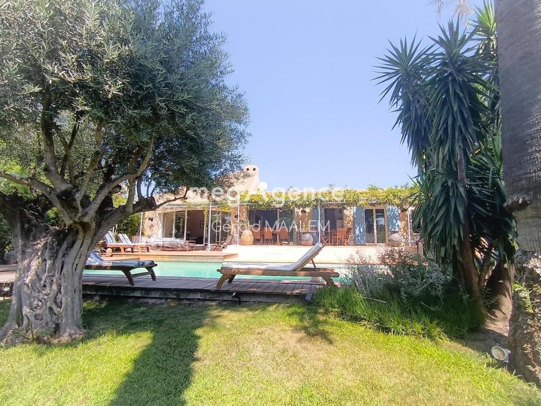 Casa a Grimaud, Provenza-Alpi-Costa Azzurra, Francia 4 - 18887108