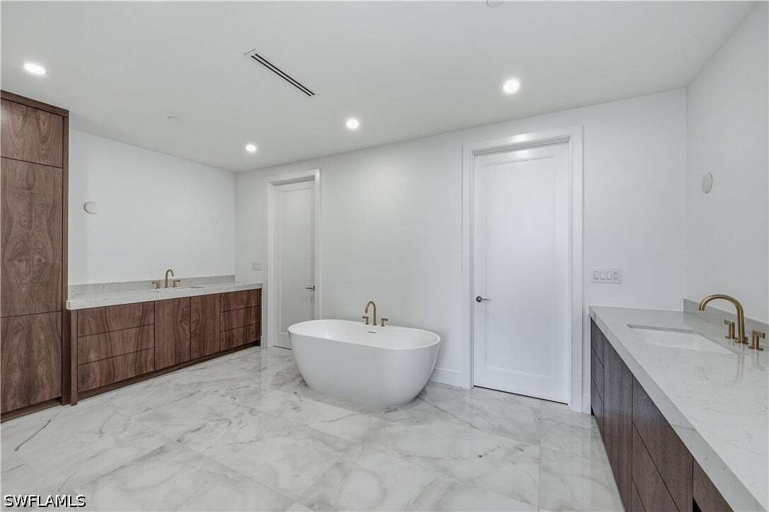 Condo in Bonita Springs, Florida, United States 4 - 18641689