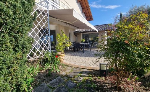 Villa a Hameaux, Saint-Ismier, Francia 1